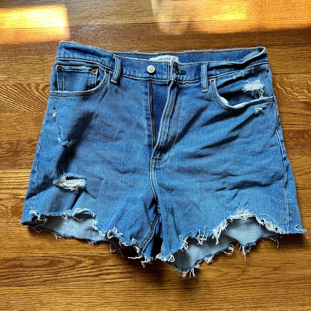 Abercrombie Curve Love 4” Mom Short